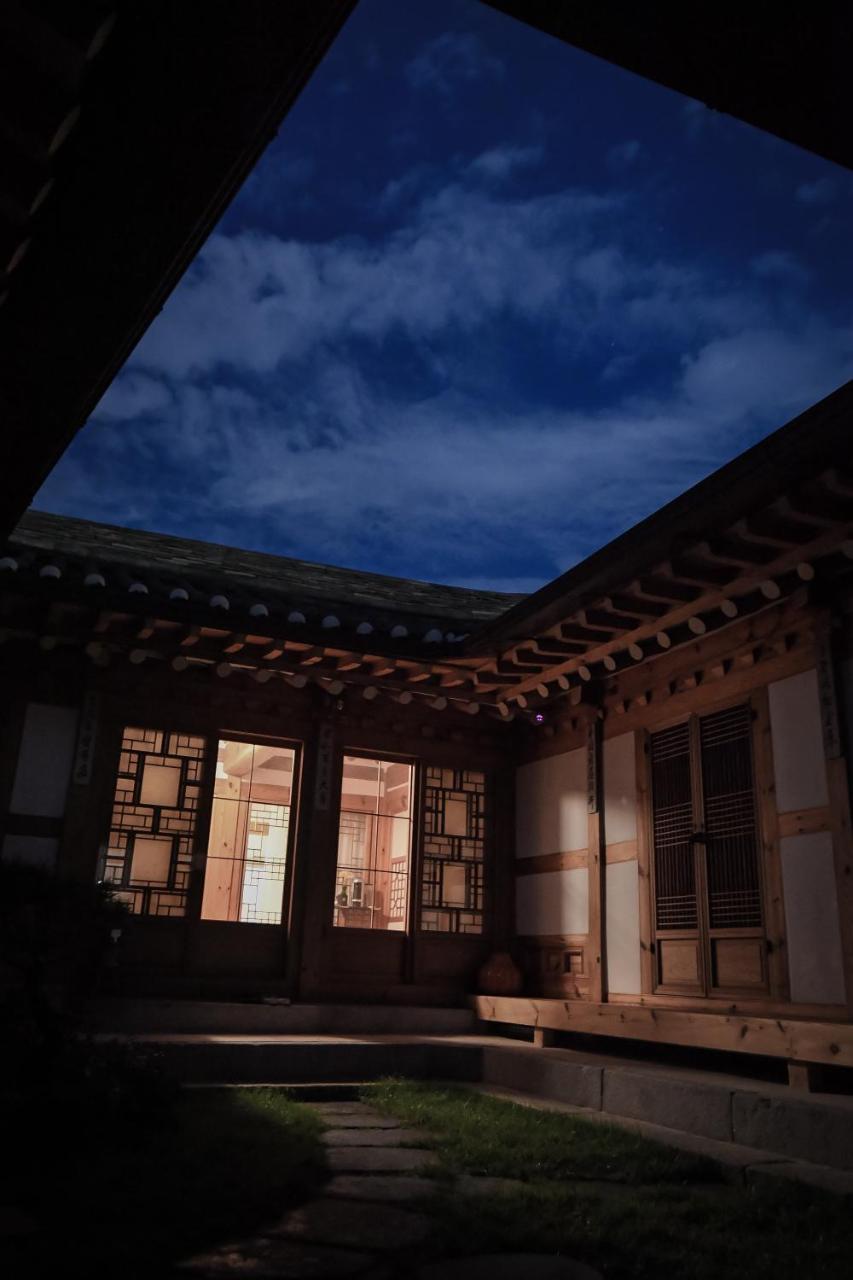 Cheong Yeon Jae Hanok Hotel Seoul Ngoại thất bức ảnh